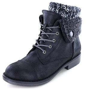 CLIFFS BY WHITE MOUNTAIN. Women’s Duena Hiking Style Boots